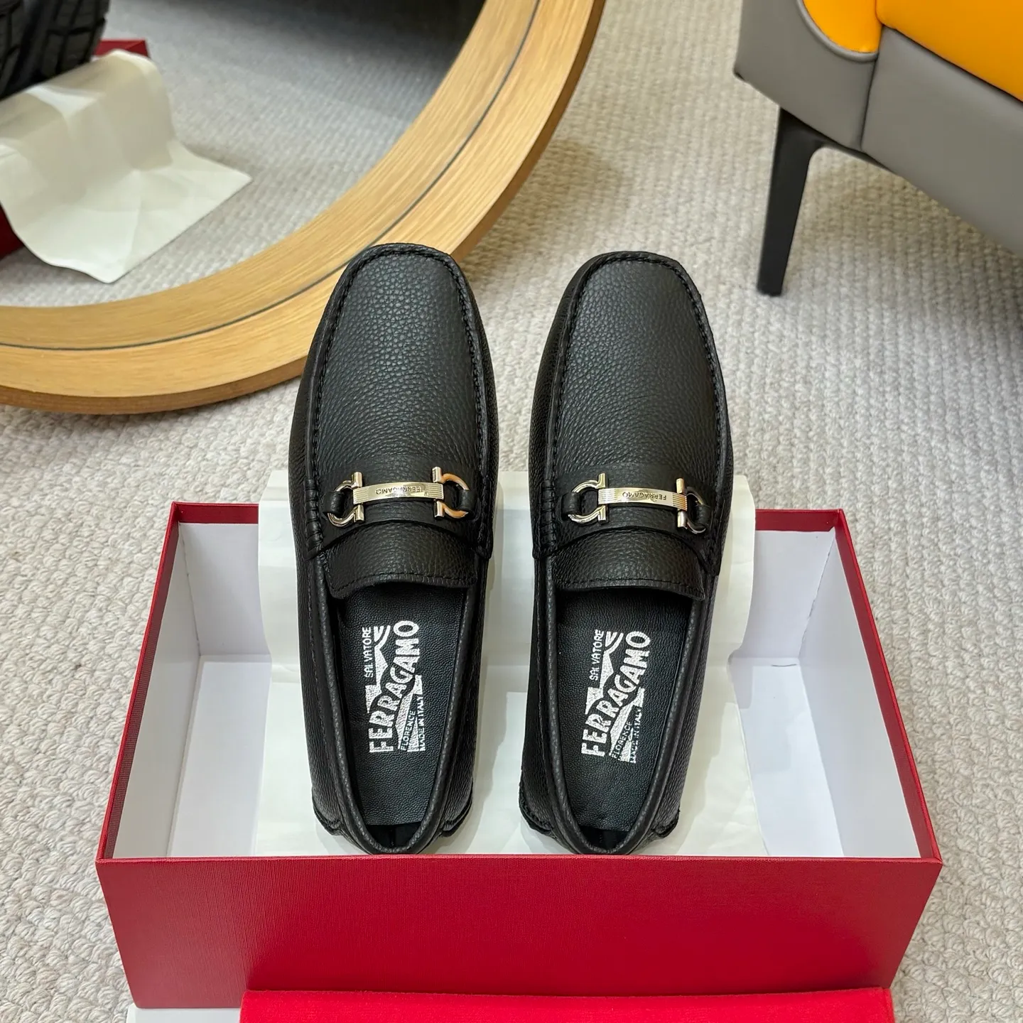 Men's men's shoes 💰420 (Yangli) Ferragamo 〰Ferragamo 2⃣️0⃣️2⃣️5️⃣ New series 👊🏻 Upper 🇮🇹 Italian imported calfskin, original outsole molding. Water-dyed sheepskin lining. The identity of every successful man is set off, and the upper and lower shoes are elegant and stable🚶🏻🚶🏻The high-end custom counter original replica is an eternal classic🔍️Number of codes: 38-46 with counter packaging